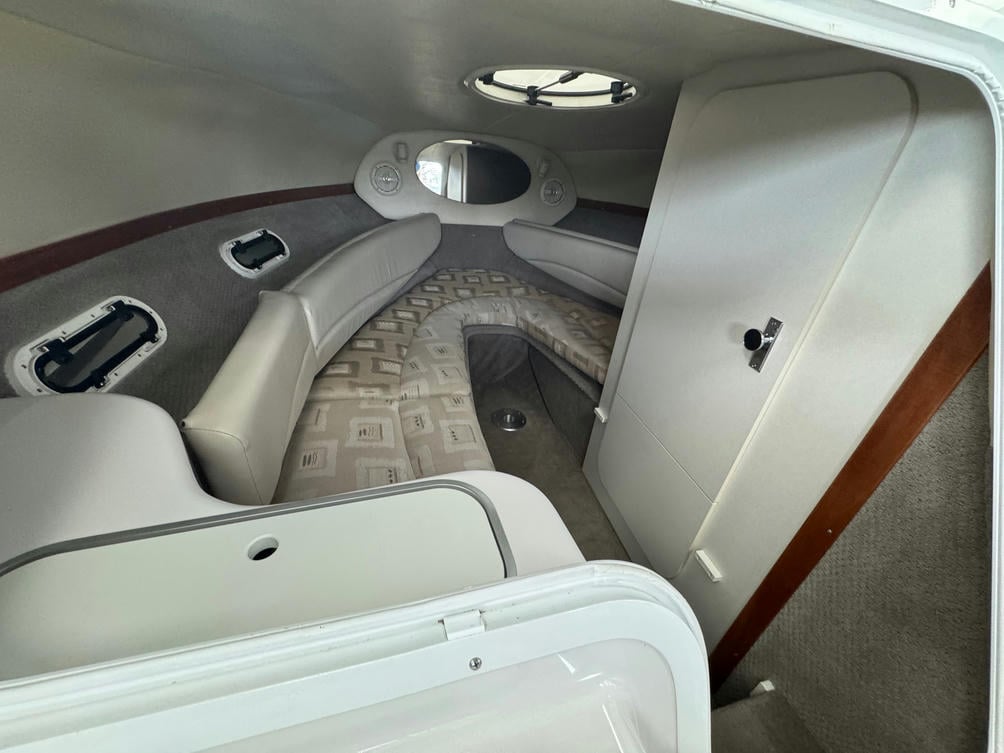 2002 Four Winns 245 SUNDOWNER