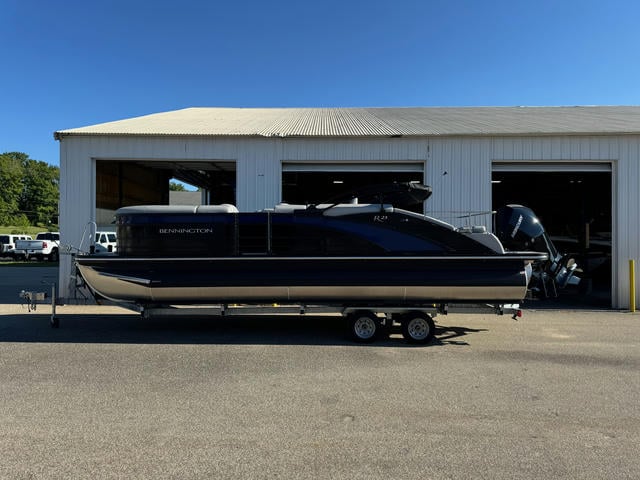 2023 Bennington R Series 23RSB