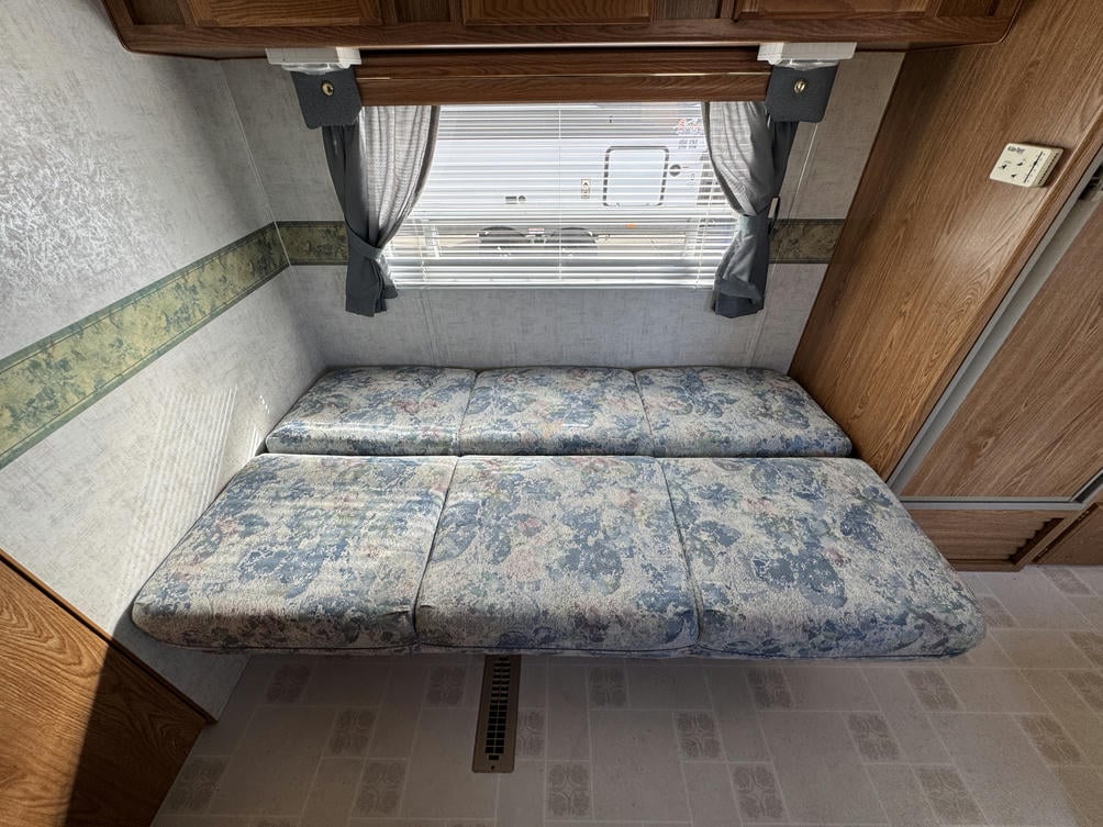 2001 Sunnybrook  2706