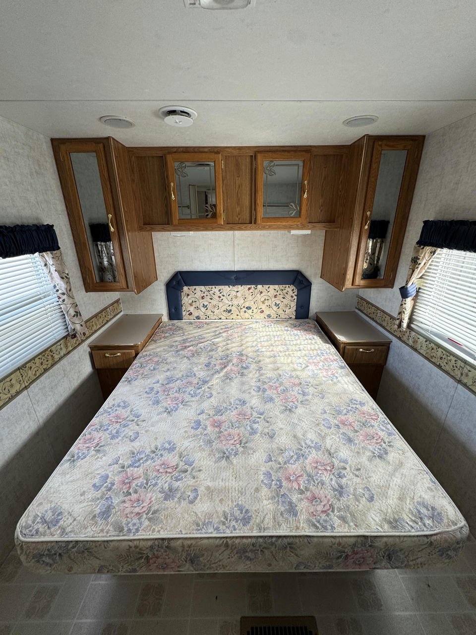 2001 Sunnybrook  2706