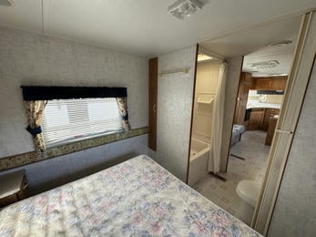 2001 Sunnybrook  2706