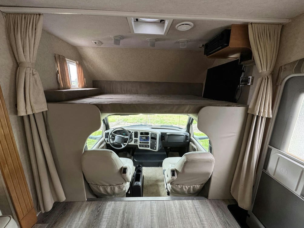 2005 Seneca 35 GS 