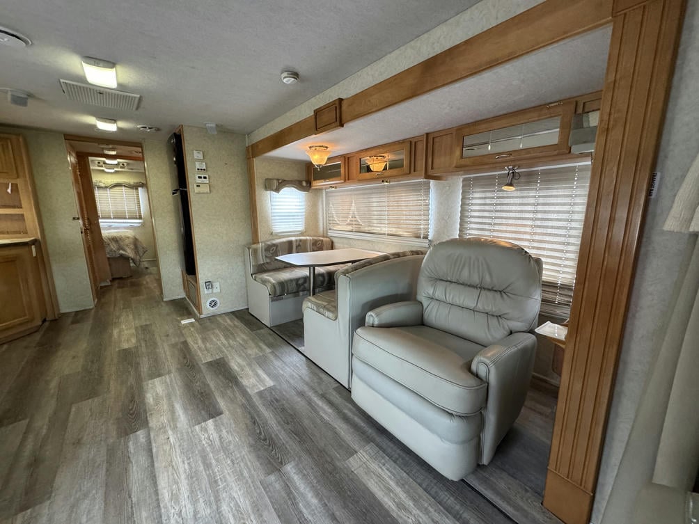 2005 Seneca 35 GS 