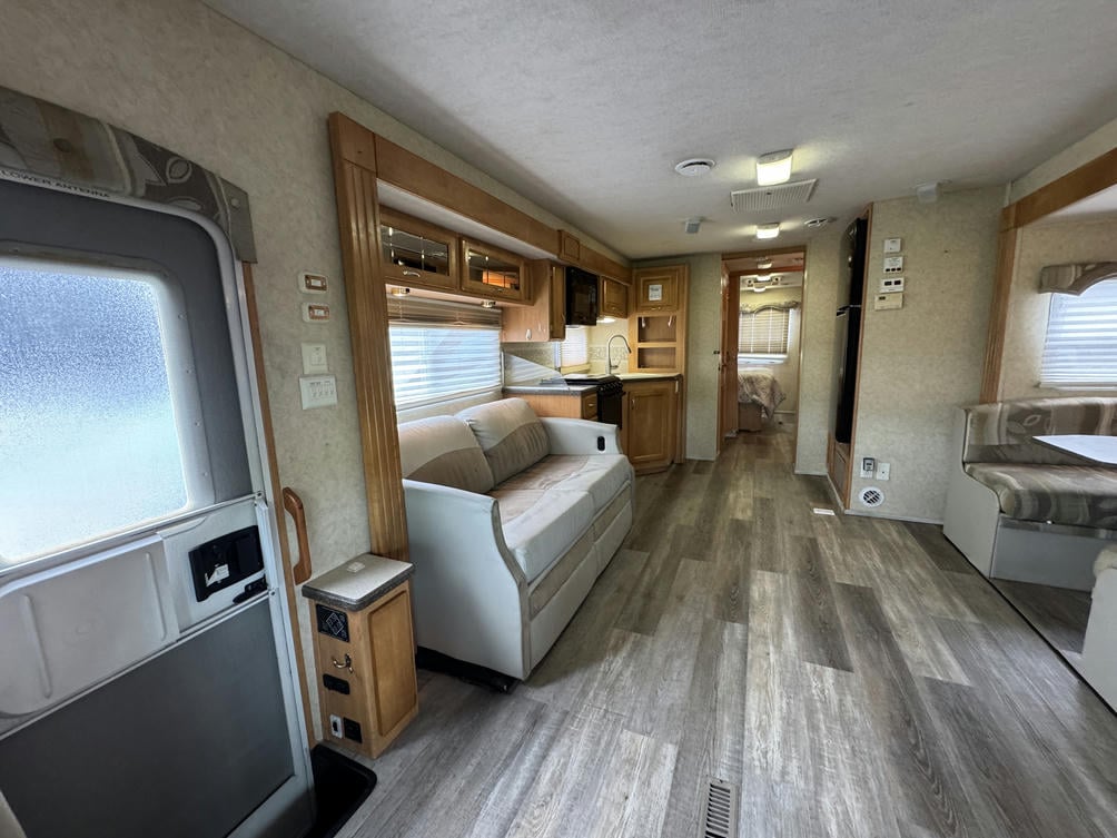 2005 Seneca 35 GS 
