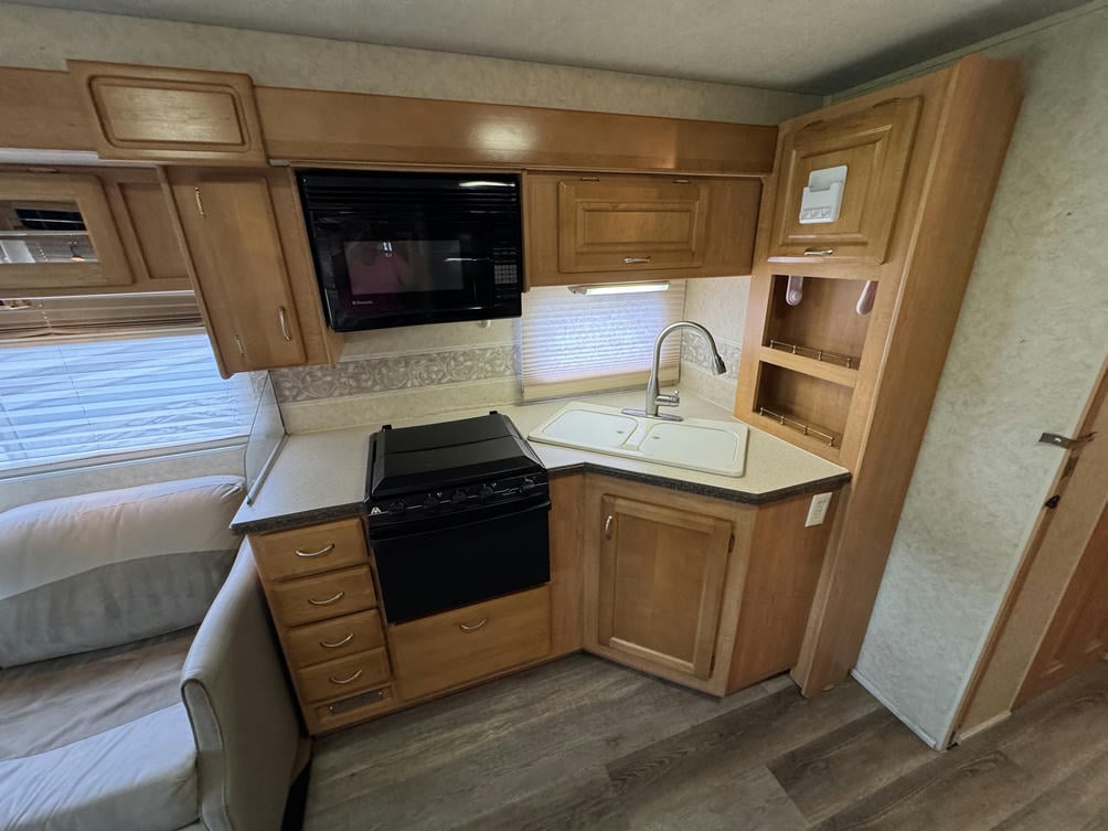 2005 Seneca 35 GS 