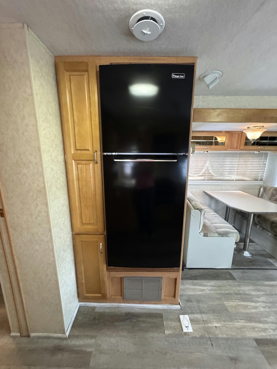 2005 Seneca 35 GS 