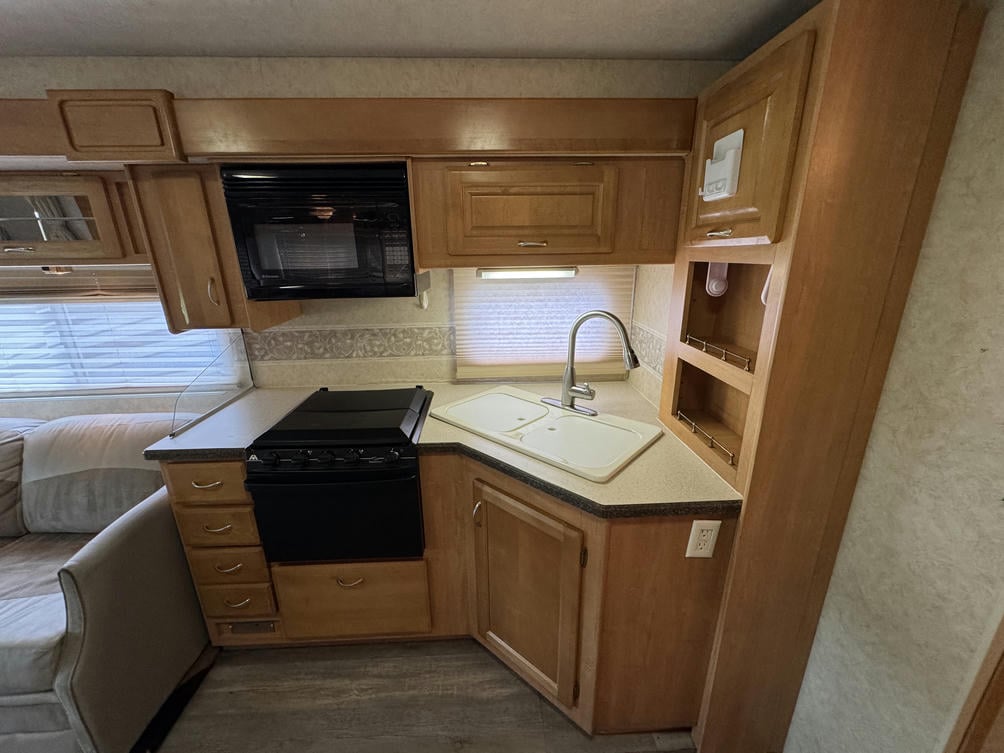 2005 Seneca 35 GS 