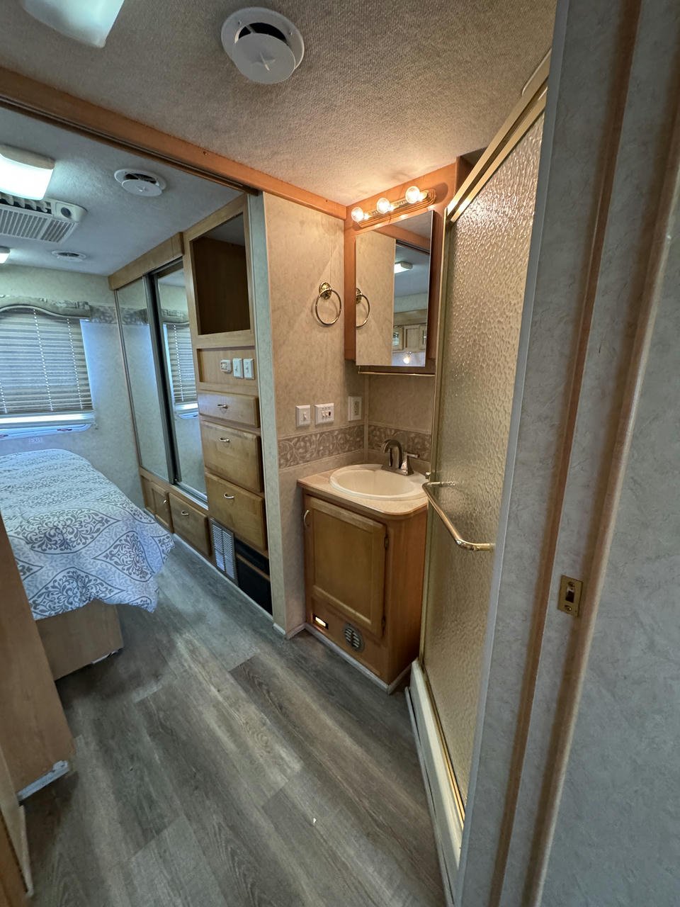 2005 Seneca 35 GS 