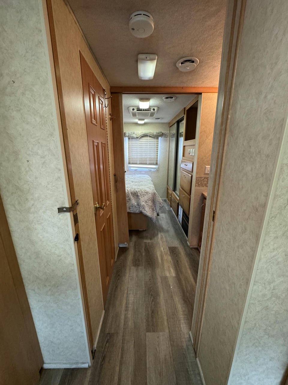 2005 Seneca 35 GS 
