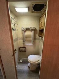 2005 Seneca 35 GS 
