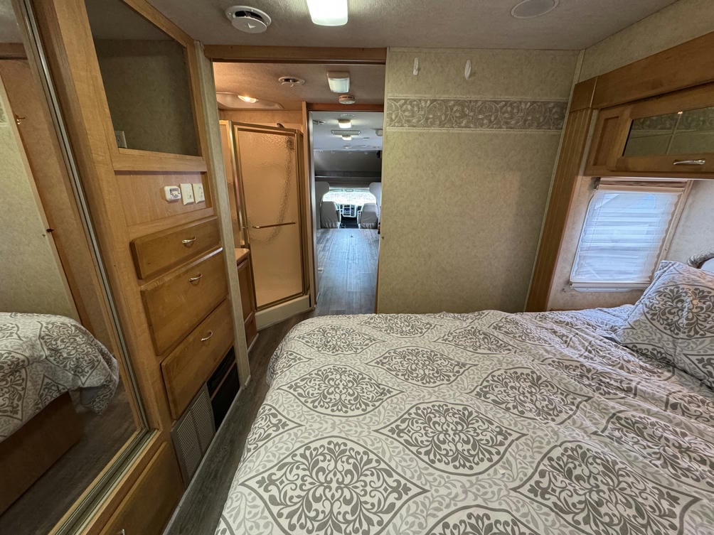 2005 Seneca 35 GS 