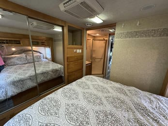 2005 Seneca 35 GS 