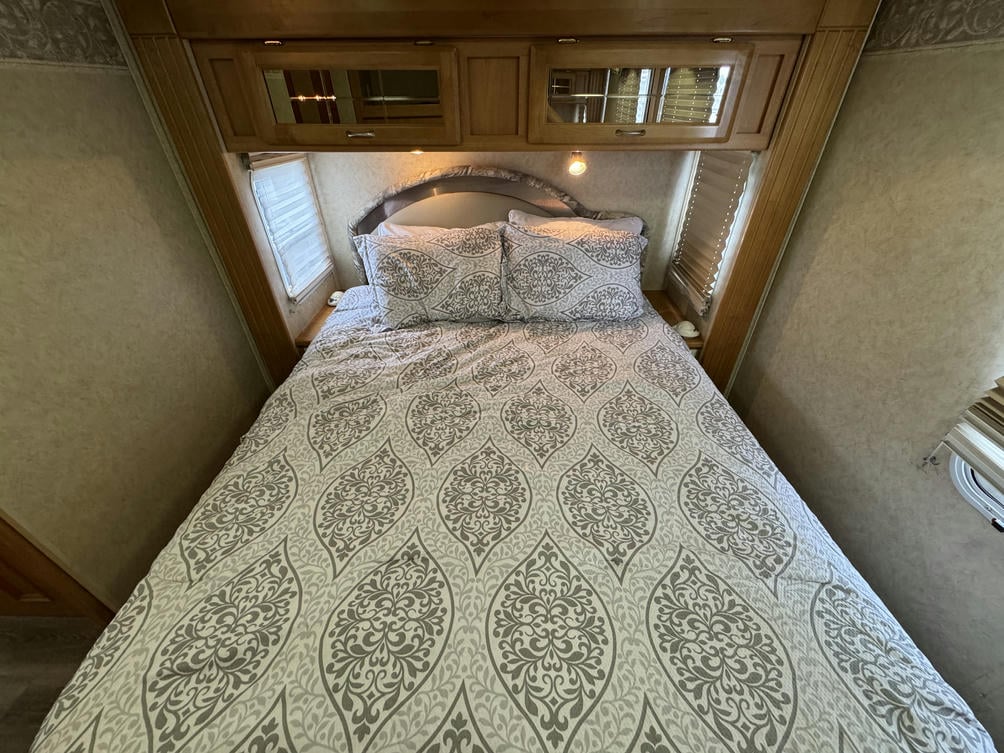 2005 Seneca 35 GS 