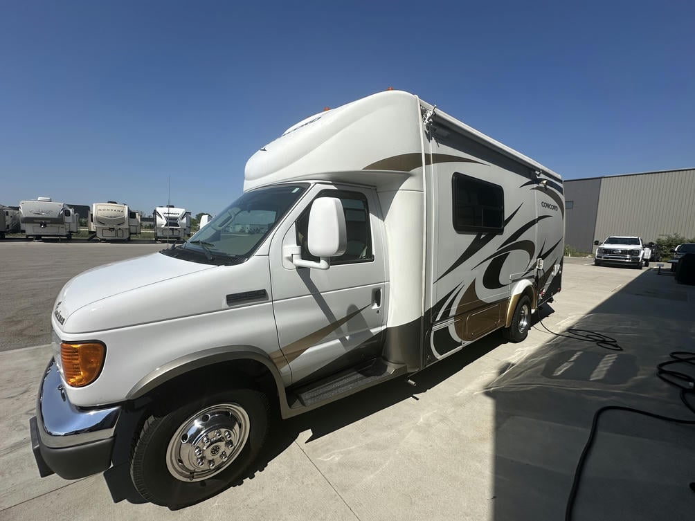 2007 Concord 235SO
