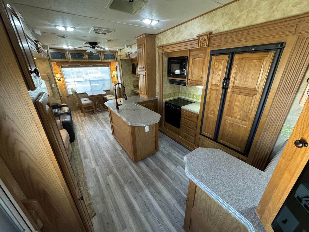 2008 Bighorn 3670RL