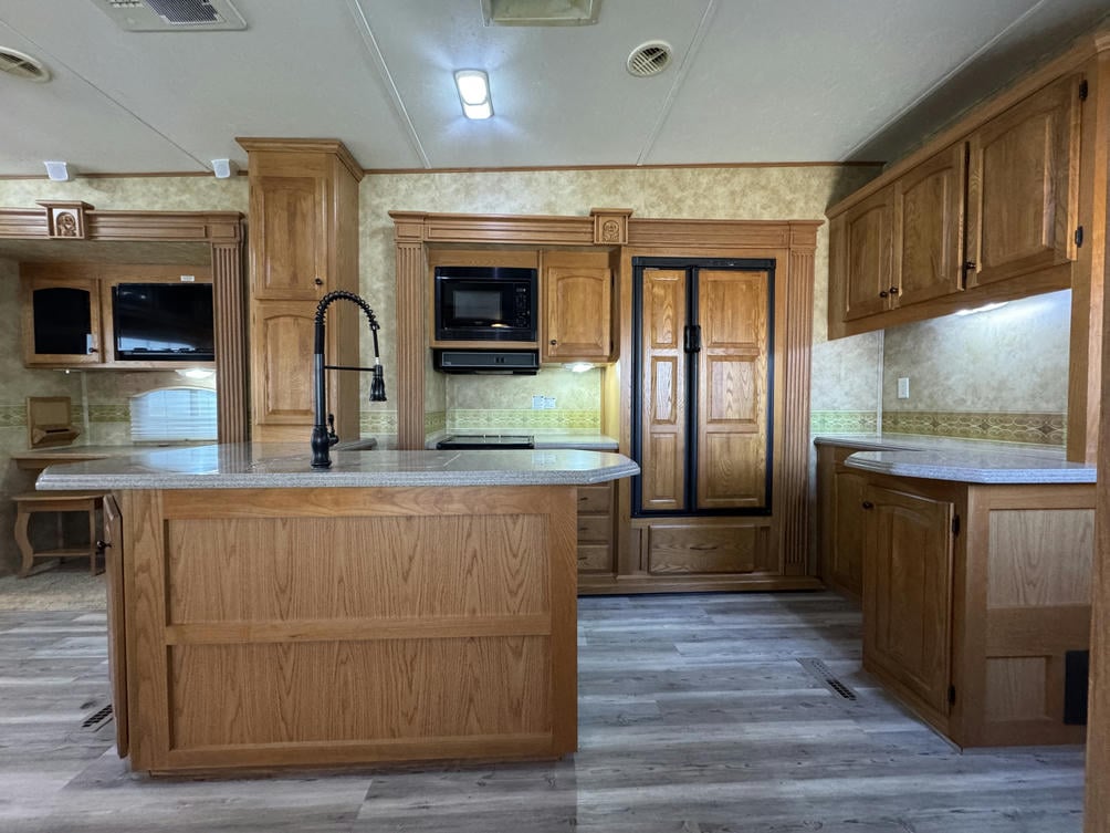 2008 Bighorn 3670RL