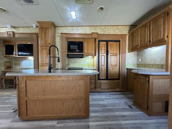 2008 Bighorn 3670RL