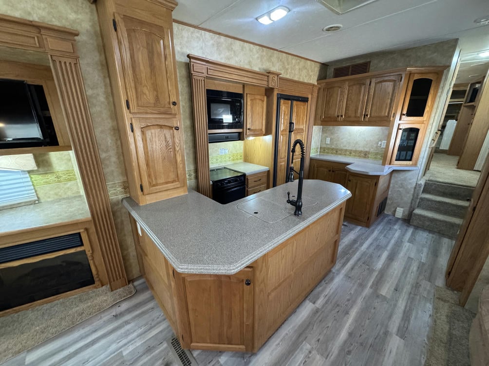 2008 Bighorn 3670RL