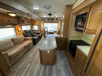 2008 Bighorn 3670RL