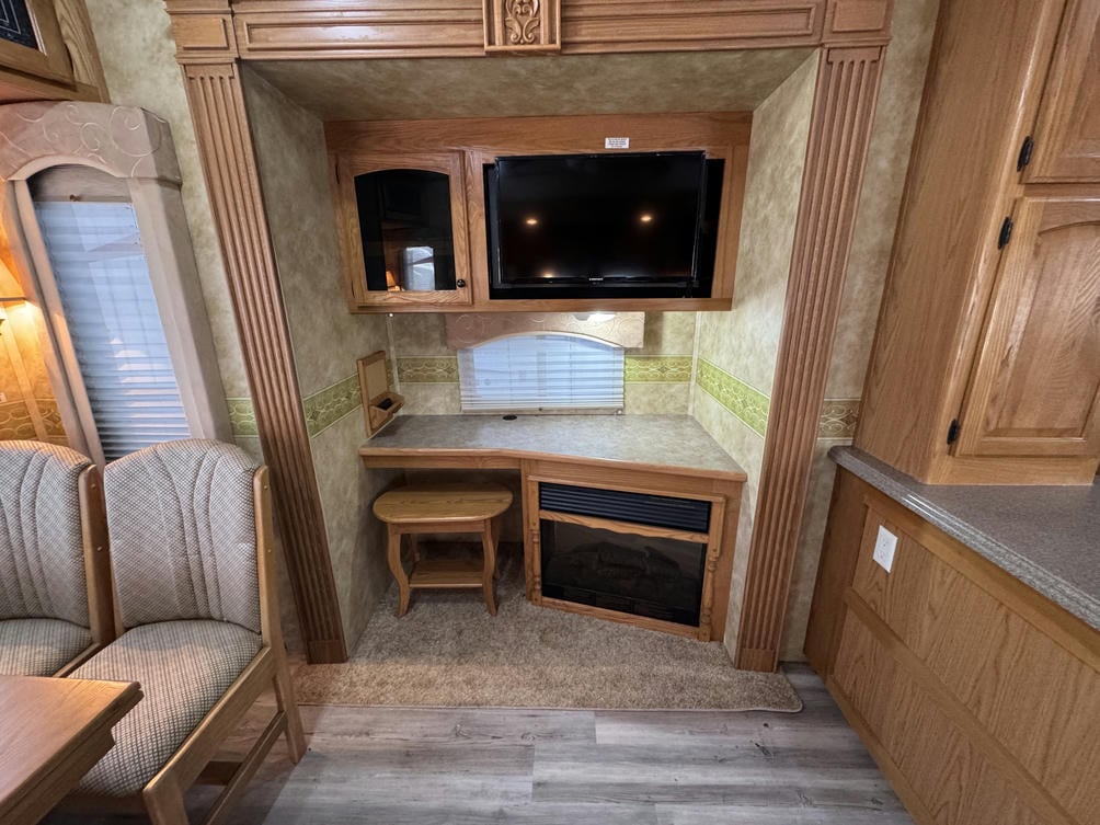 2008 Bighorn 3670RL