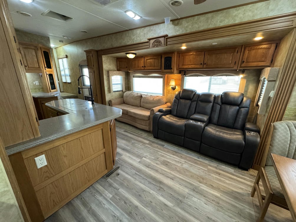 2008 Bighorn 3670RL