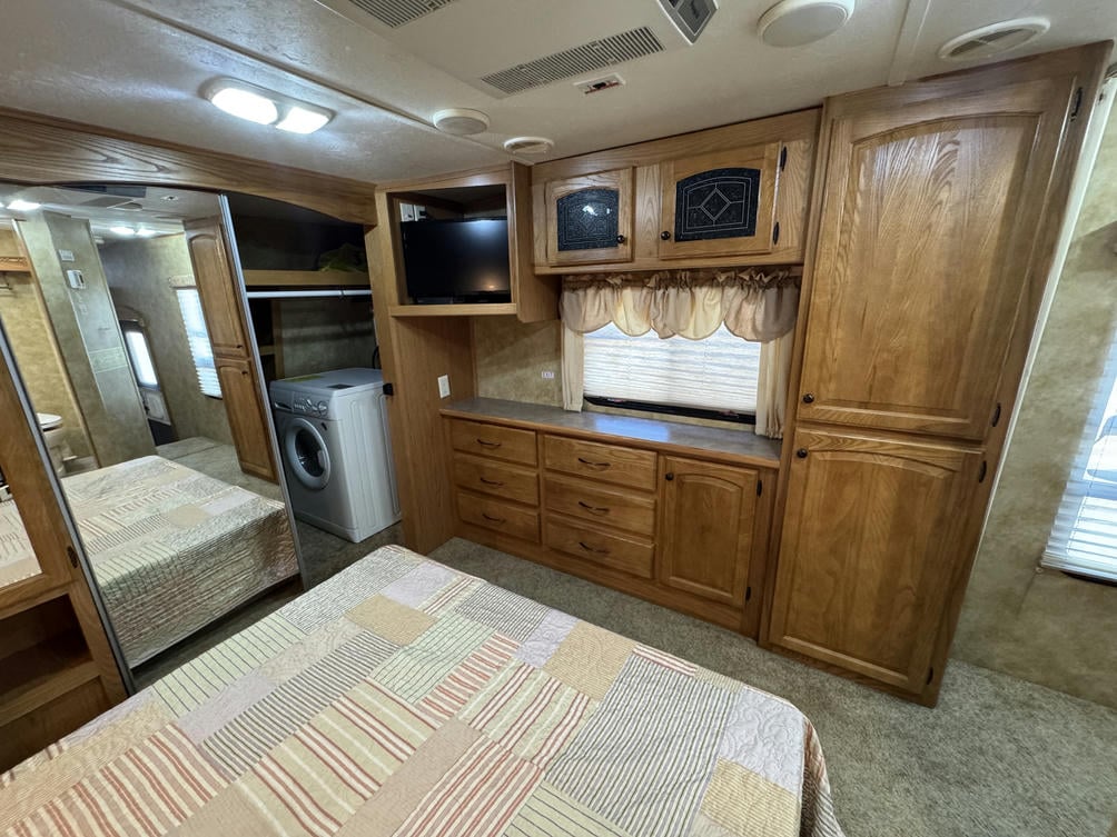 2008 Bighorn 3670RL