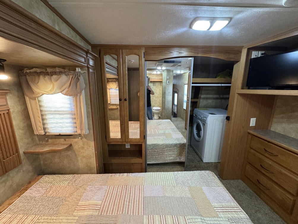 2008 Bighorn 3670RL