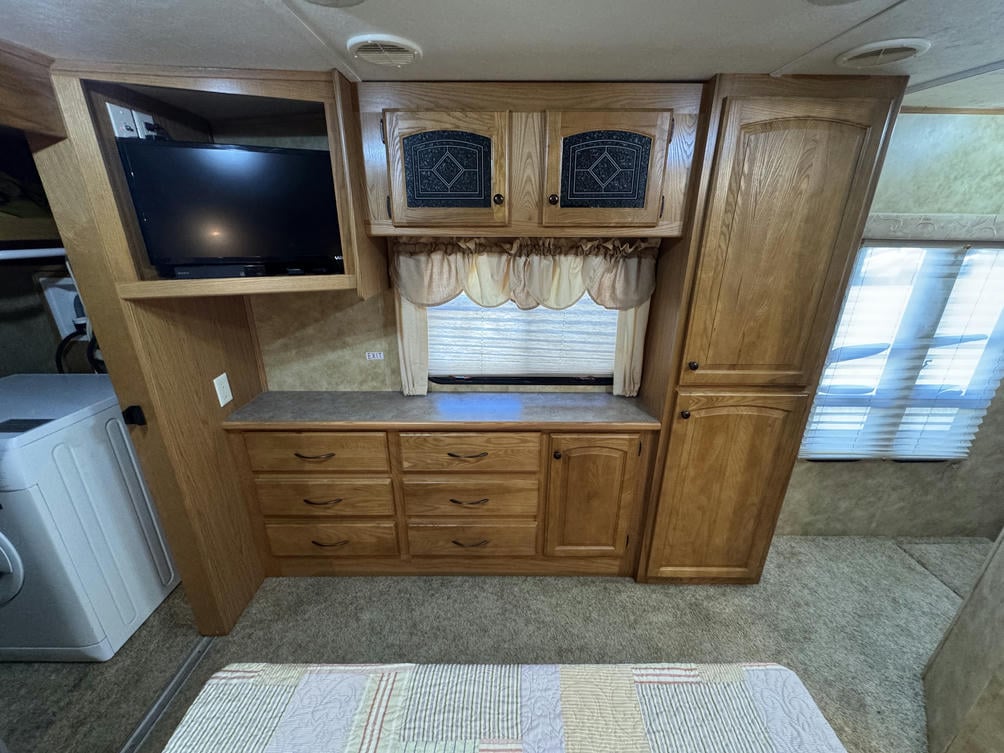 2008 Bighorn 3670RL