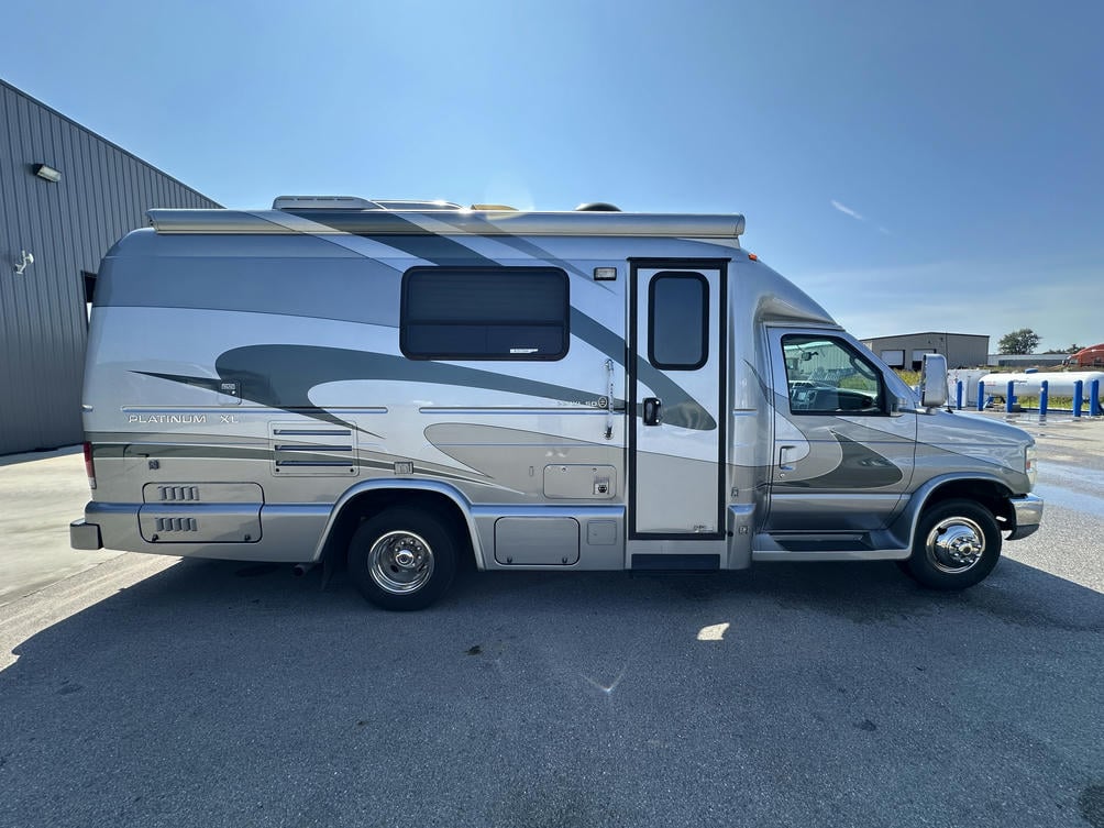 2011 Platinum 221XL