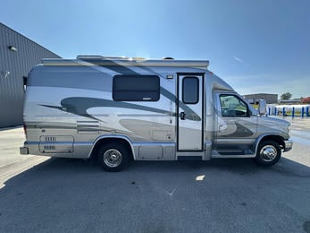 2011 Platinum 221XL