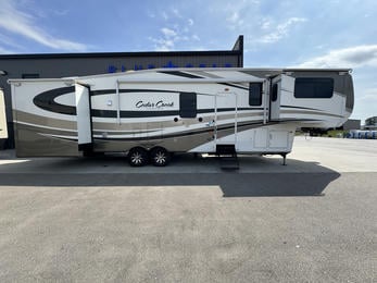 2012 Cedar Creek 38FL