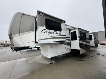 2012 Cedar Creek 38FL