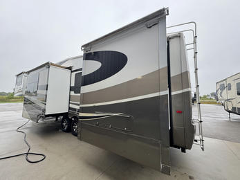 2012 Cedar Creek 38FL