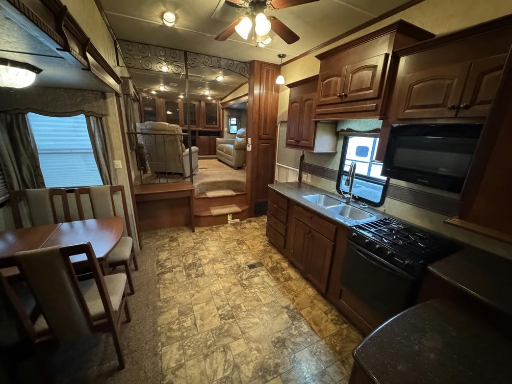 2012 Cedar Creek 38FL