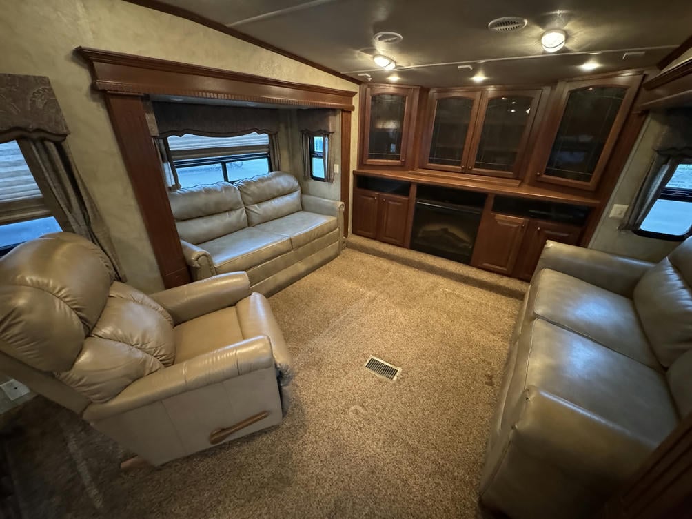 2012 Cedar Creek 38FL