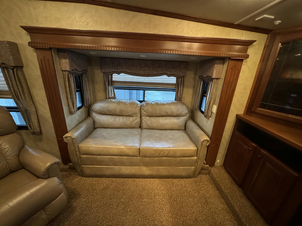 2012 Cedar Creek 38FL