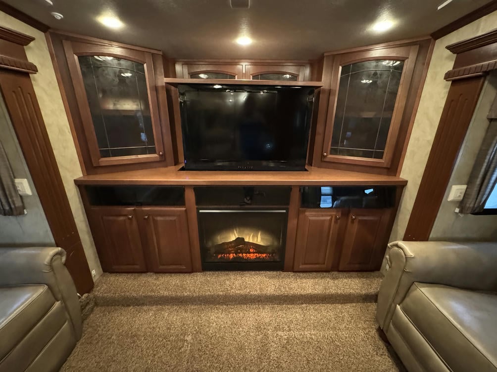 2012 Cedar Creek 38FL
