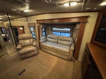 2012 Cedar Creek 38FL