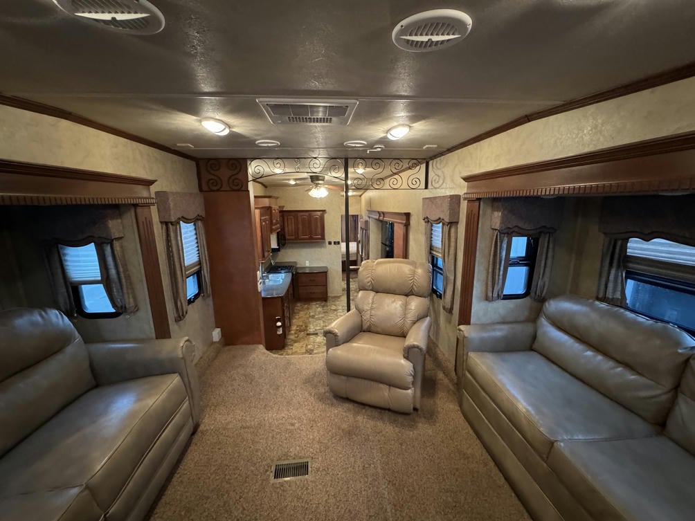 2012 Cedar Creek 38FL