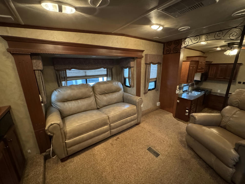 2012 Cedar Creek 38FL