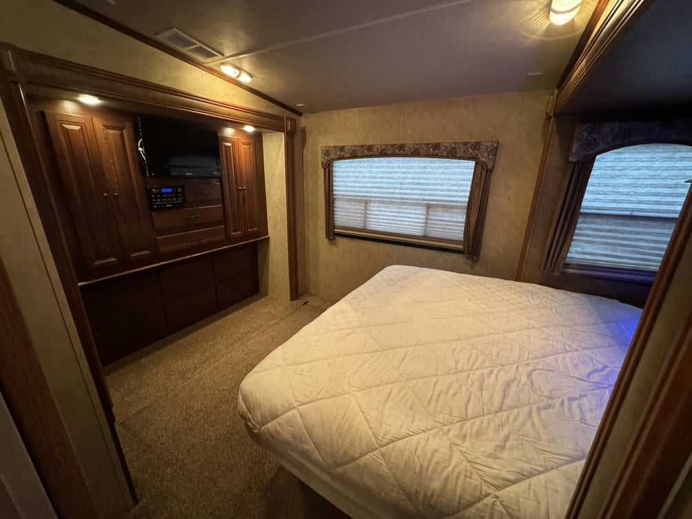 2012 Cedar Creek 38FL