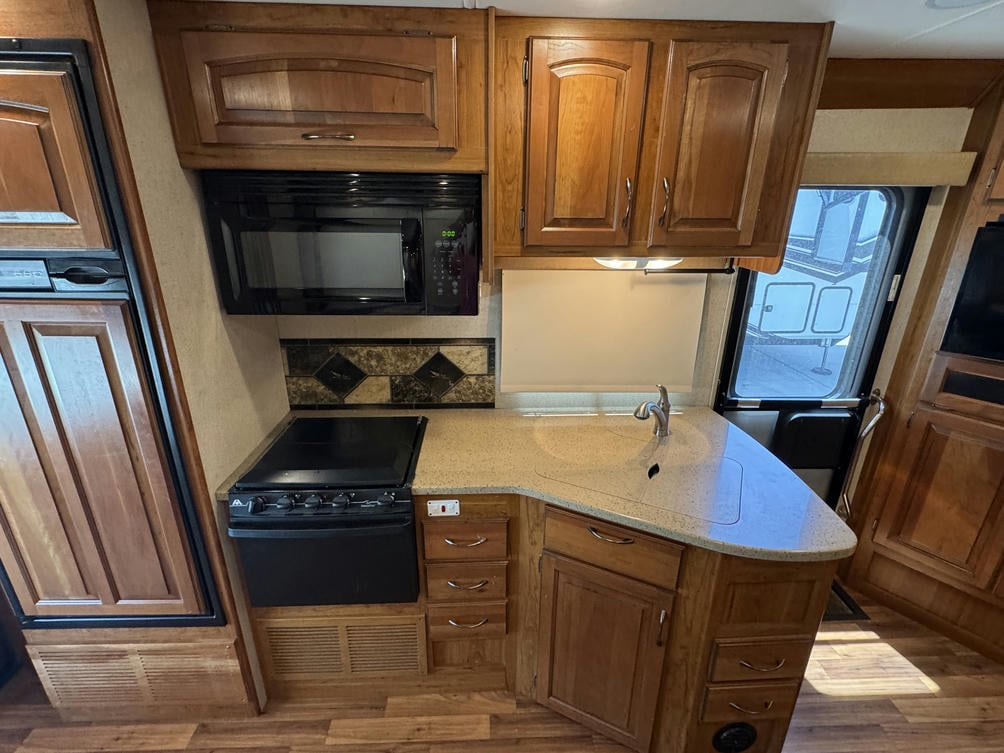 2016 Greyhawk 31FK