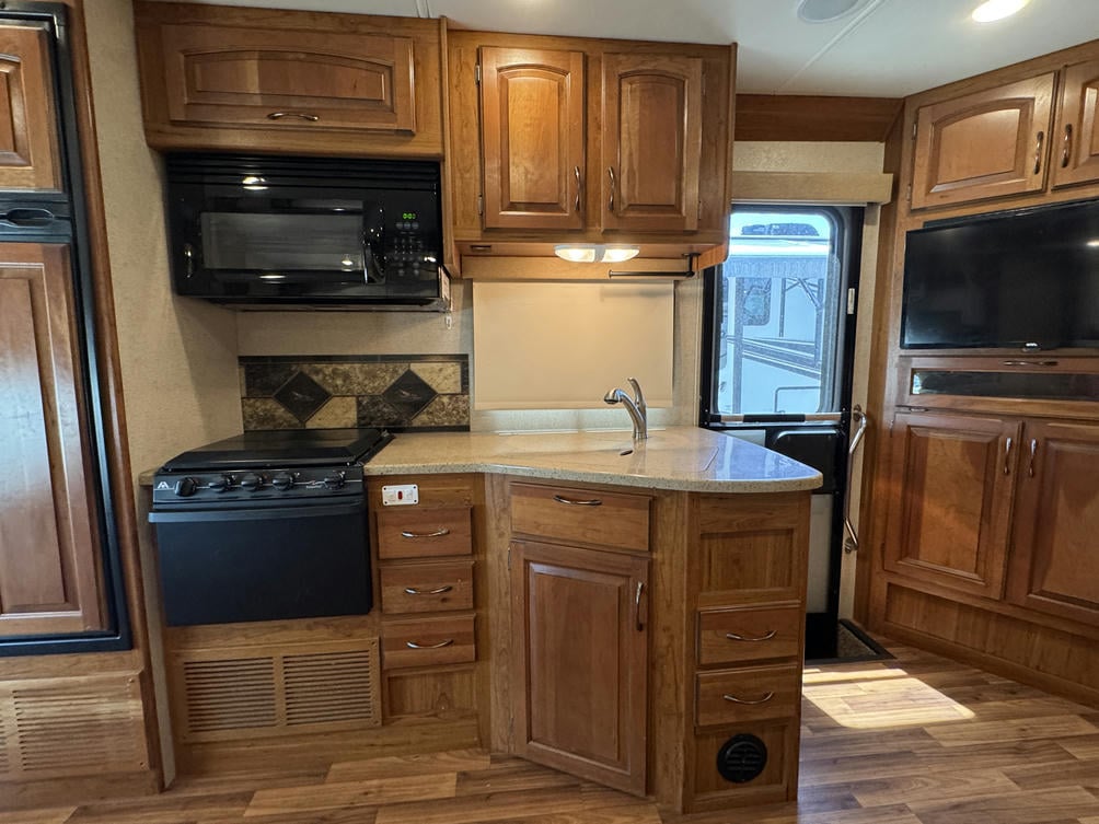 2016 Greyhawk 31FK