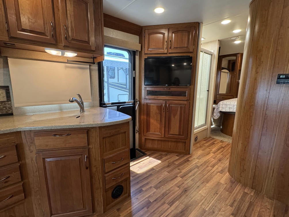 2016 Greyhawk 31FK