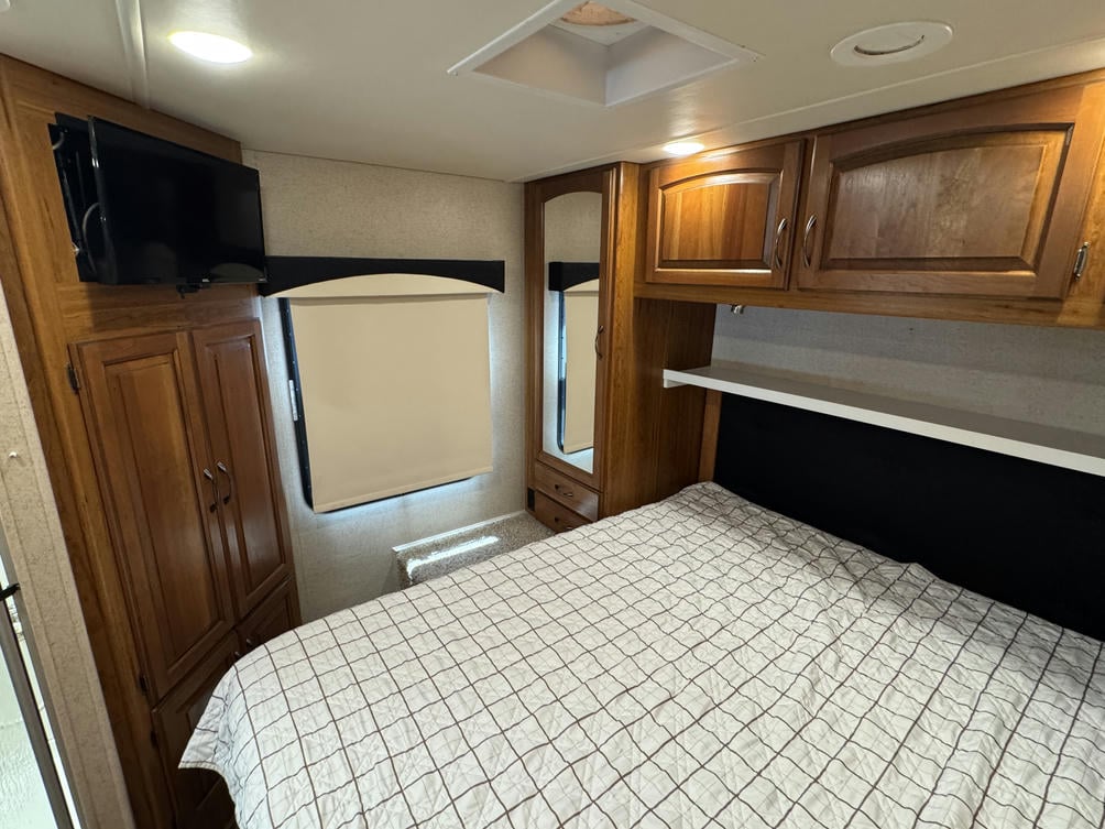 2016 Greyhawk 31FK