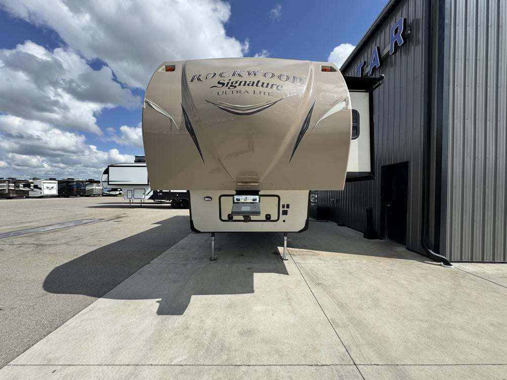 2016 Rockwood 8299BS