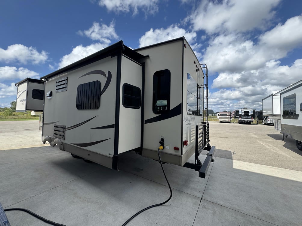 2016 Rockwood 8299BS