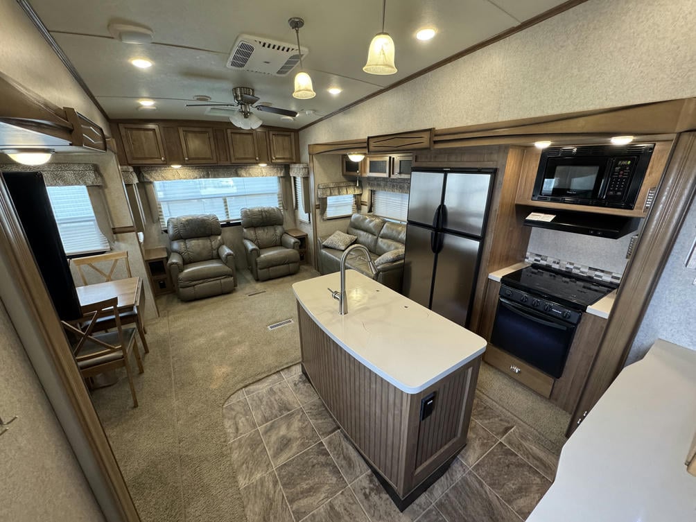2016 Rockwood 8299BS