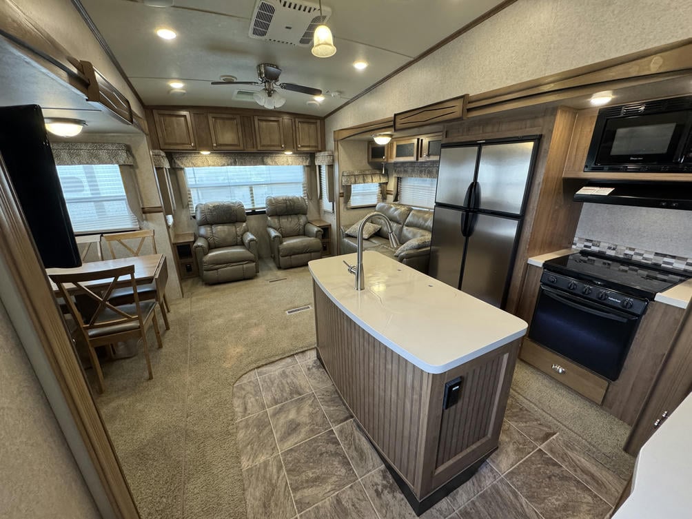 2016 Rockwood 8299BS