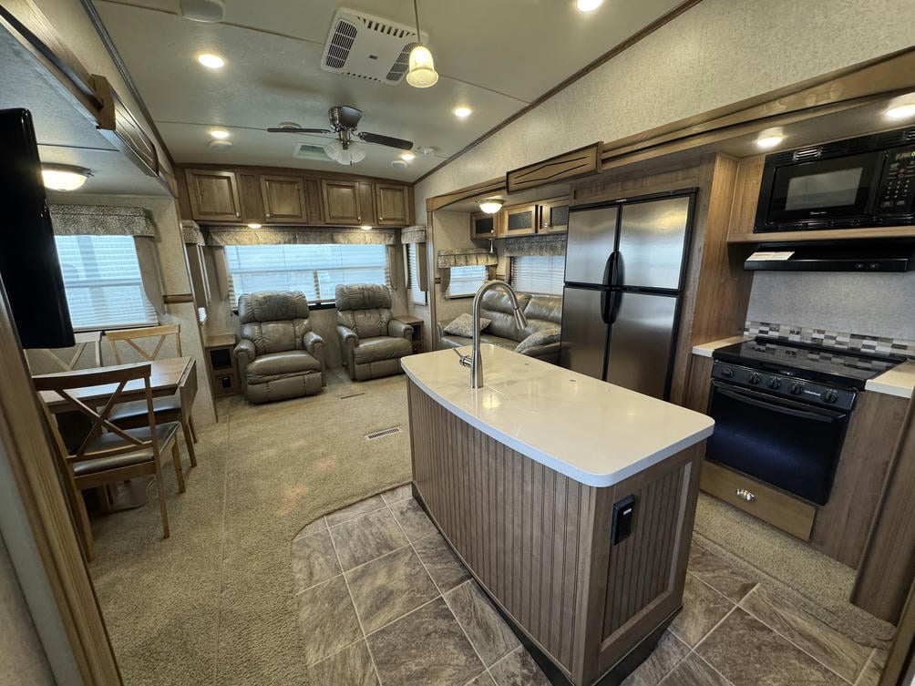 2016 Rockwood 8299BS